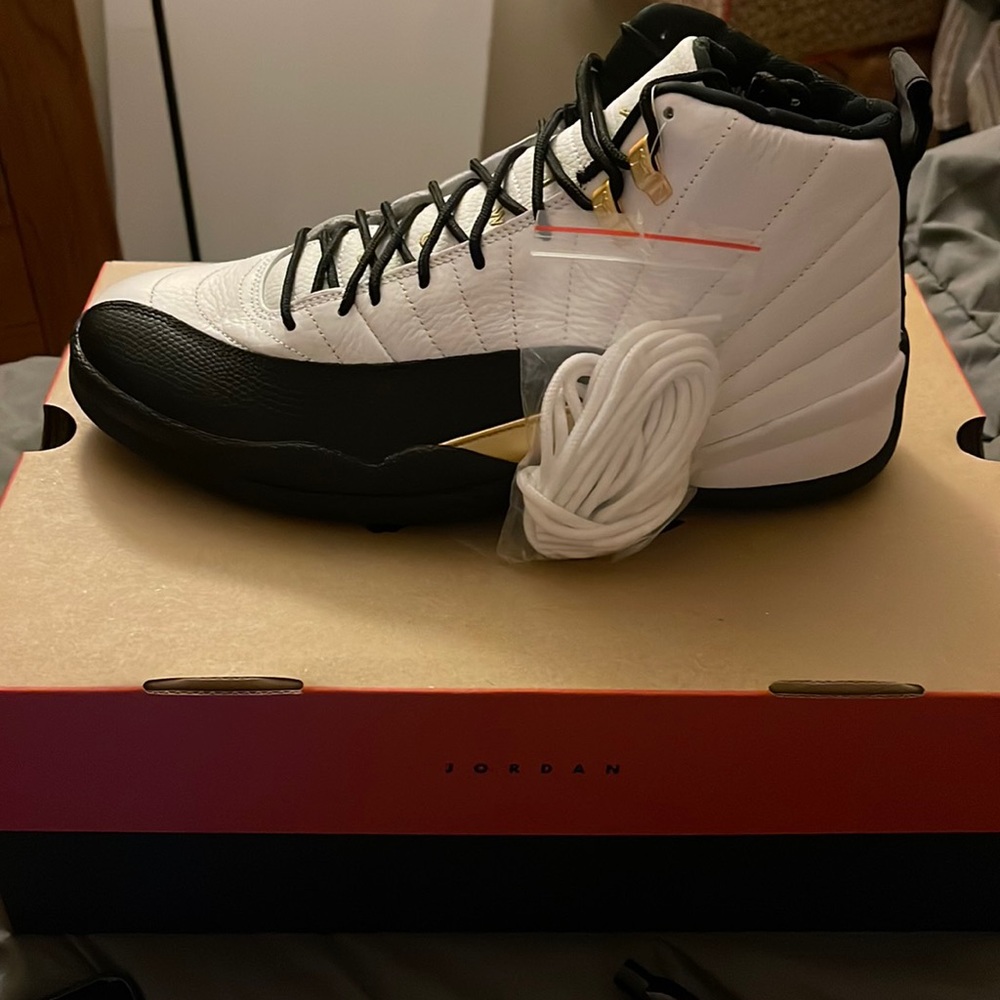 NIKE AIR JORDAN 12 RETRO “ROYALTY” TAXI SIZE 13